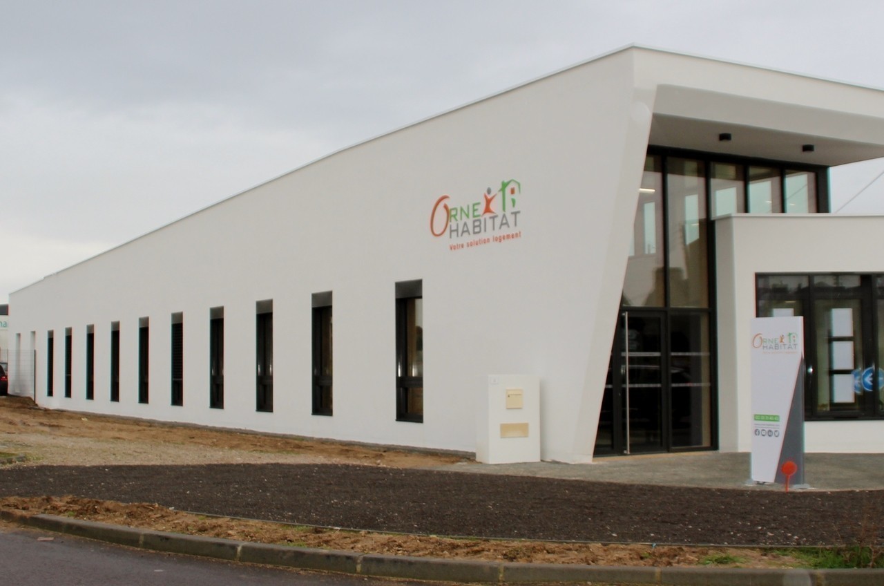 Nettoyage de bardage enseigne et de vitres